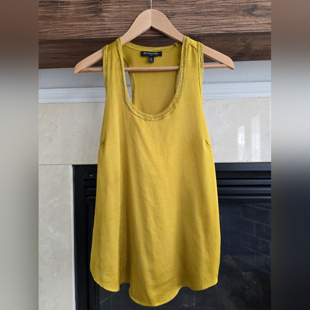 NWOT Banana Republic Mustard Tank